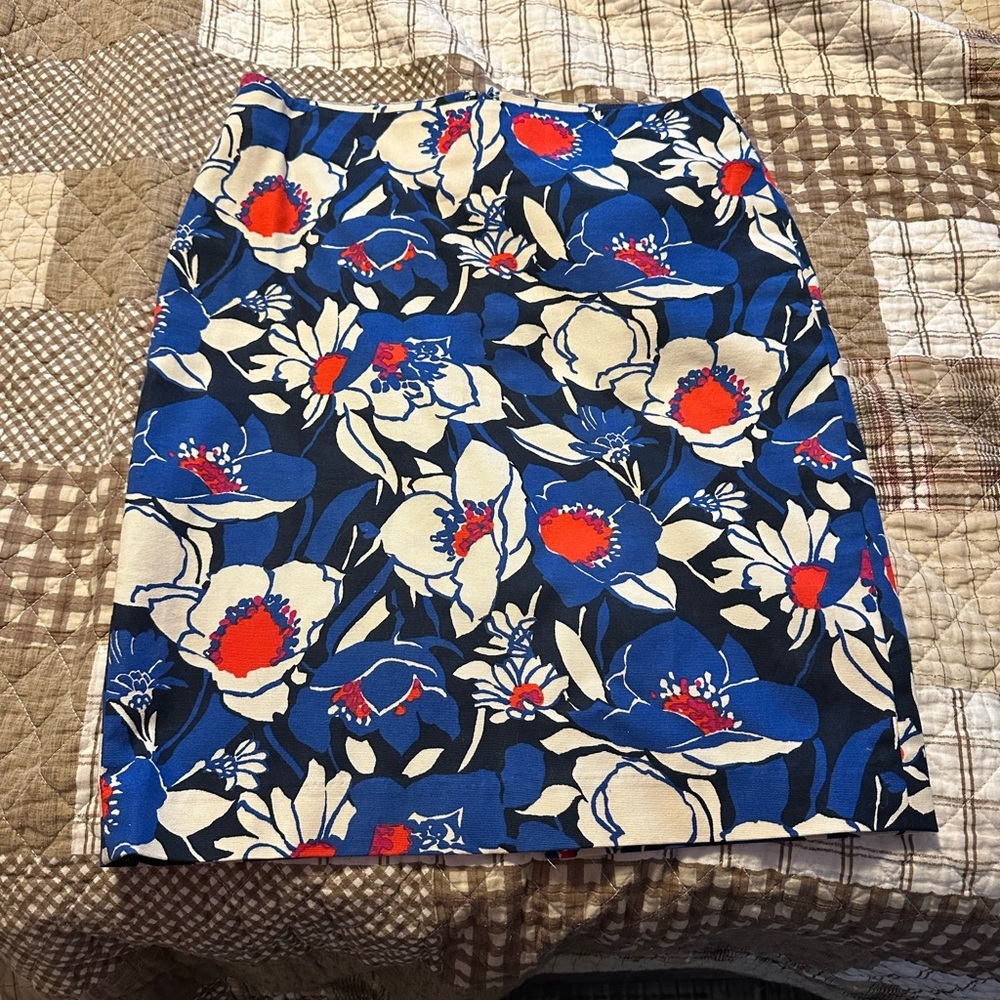 Cute colorful skirt.
